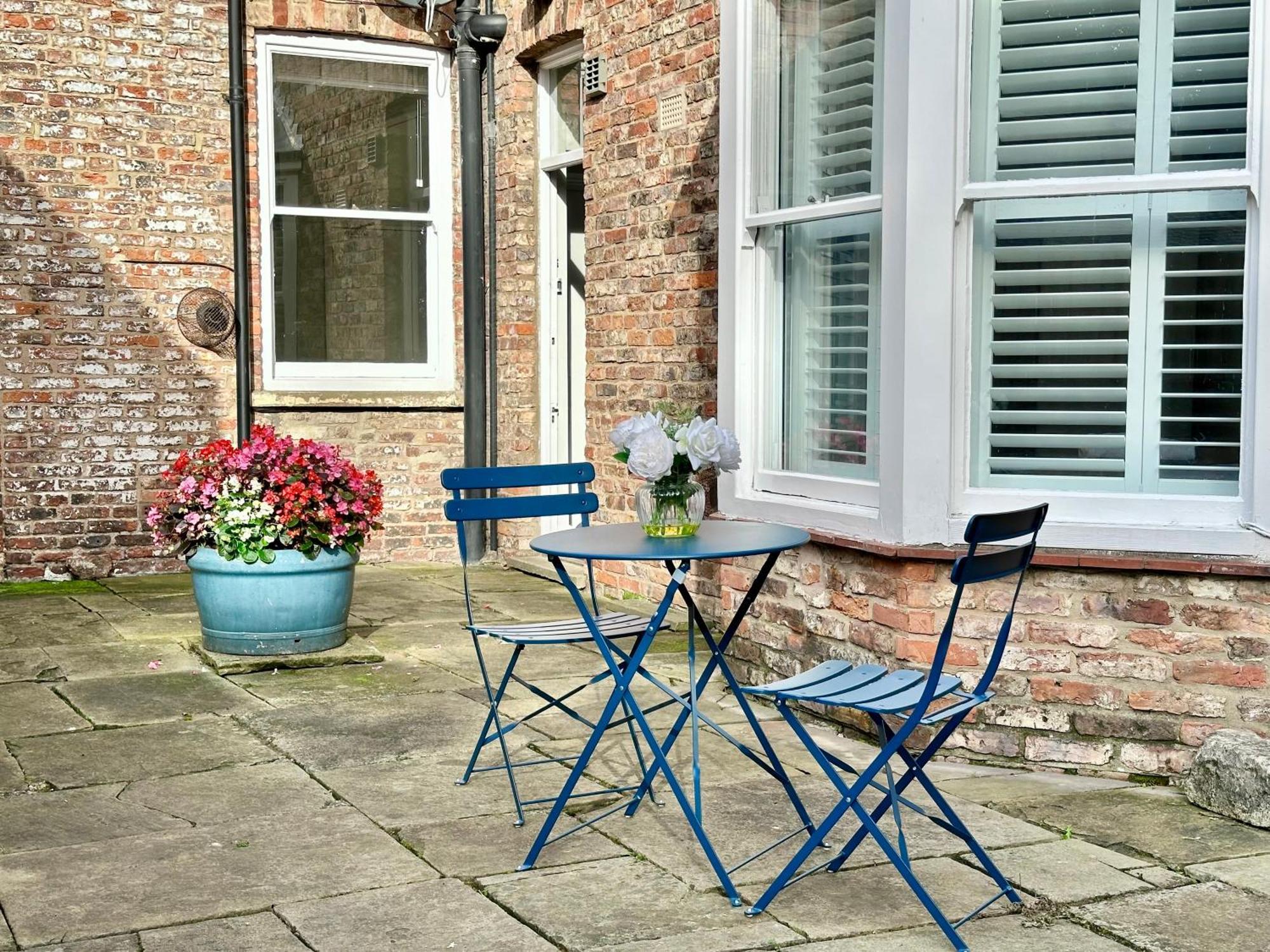 Gillygate Nest With Free Allocated Parking York Exterior photo